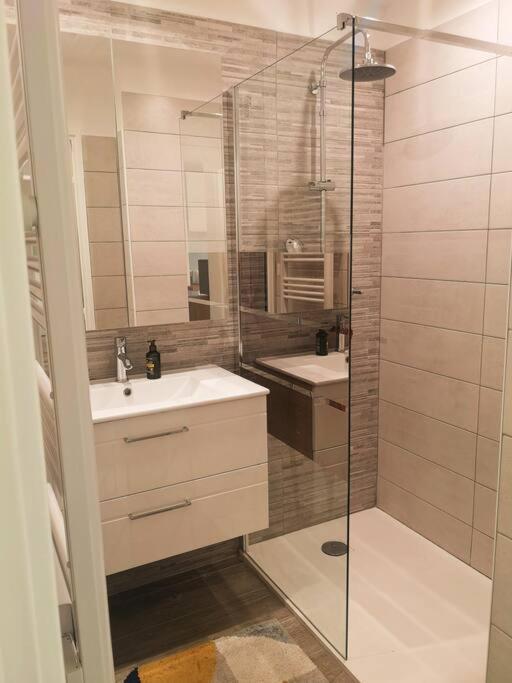 Appartement Proche Mer Avec Terrasse Et Jardin Privatif 히에레 외부 사진